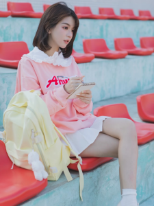 校园风拍照太好出片啦！9 个姿势轻松拿捏，分分钟美翻朋友圈-霞书