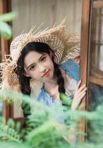 少女写真丨青春花园午后时光自然韵味-霞书