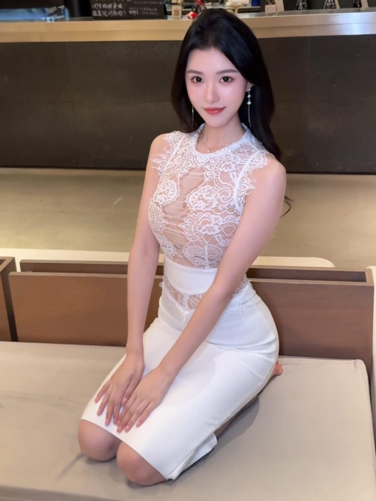 走过春秋冬夏，看过沧海桑田，最动人的还是那份不变的初心与坚守。-霞书