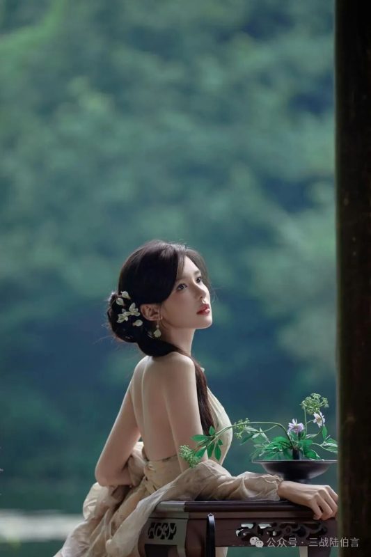 烟雨裁旗袍,一袭江南旧梦-霞书