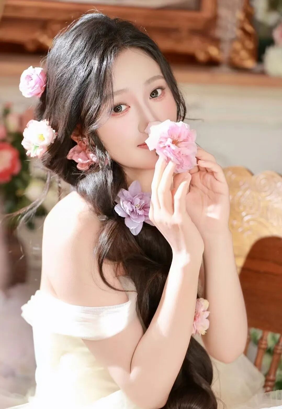 少女写真丨花间仙子梦幻诗意之美-霞书