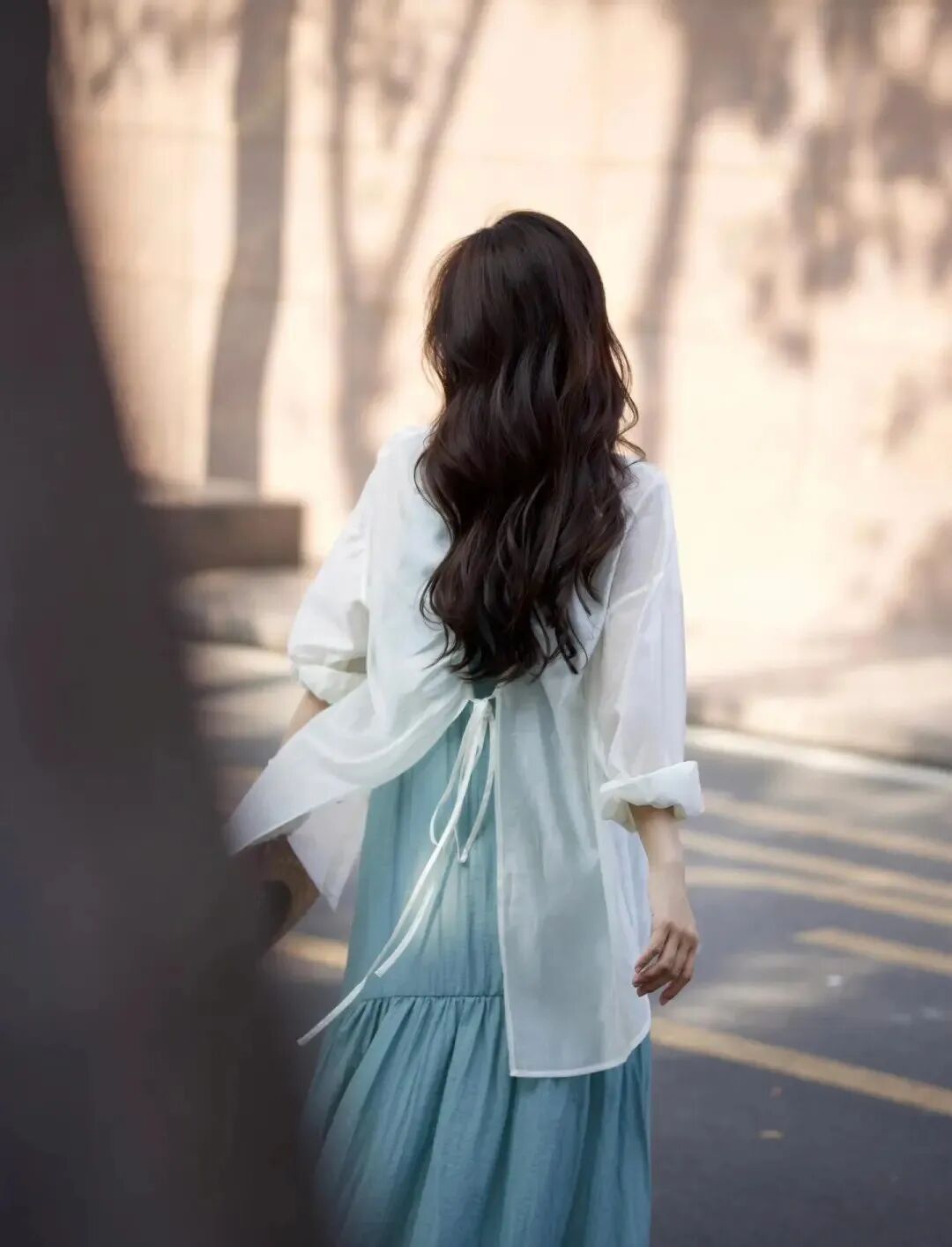 不露脸的照片怎么拍才好看？学会这几点，手机也能拍出高级感！-霞书