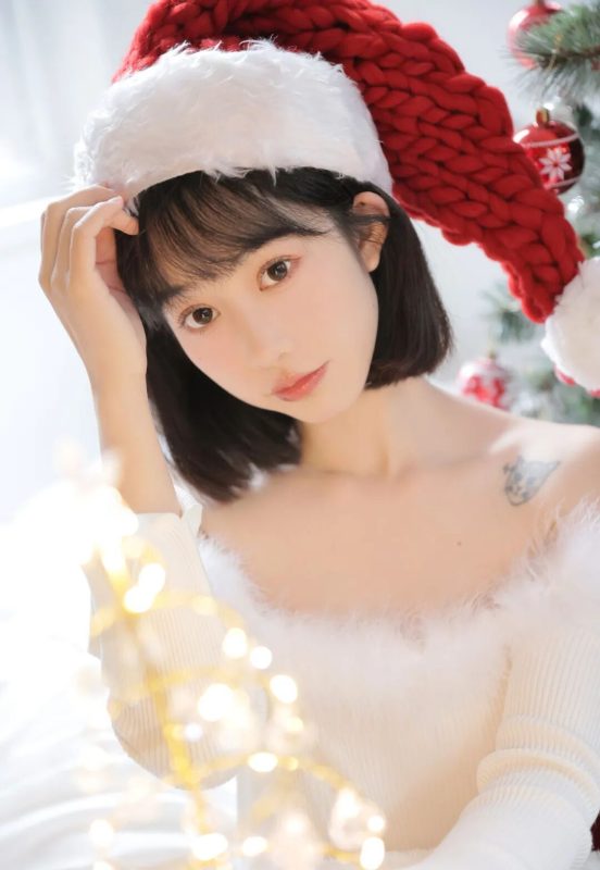 少女写真丨圣诞绮梦中纯真与浪漫-霞书