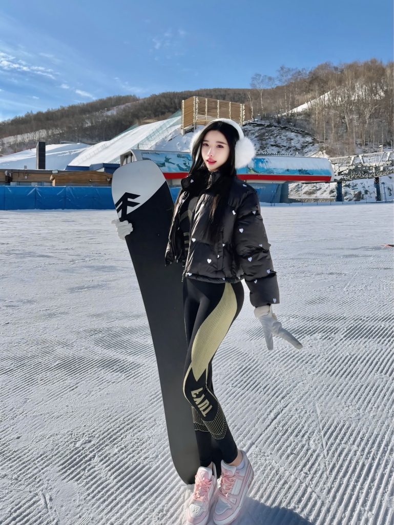 🏂这个冬天，在雪场飞驰的快乐谁懂啊！❄️-霞书